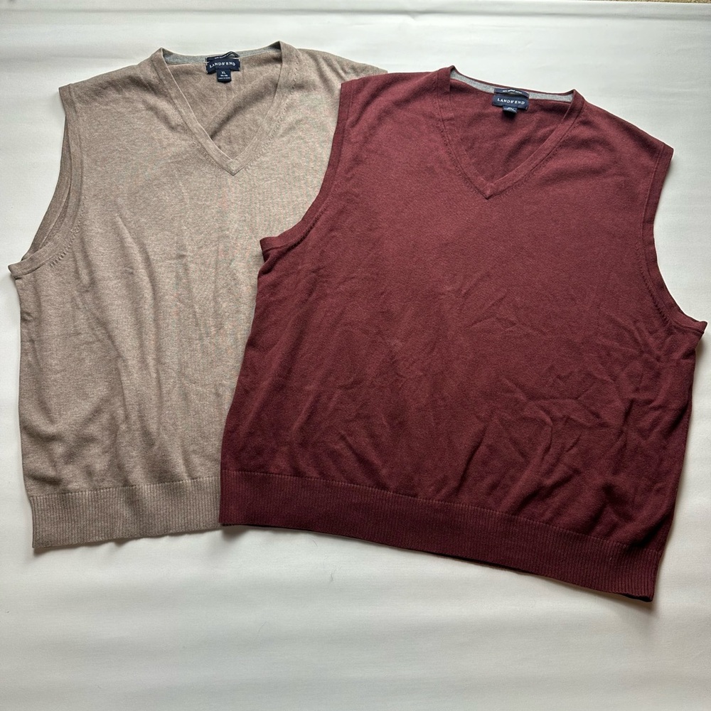 2 men’s Lands End sweater vests. Maroon and tan. Size XL